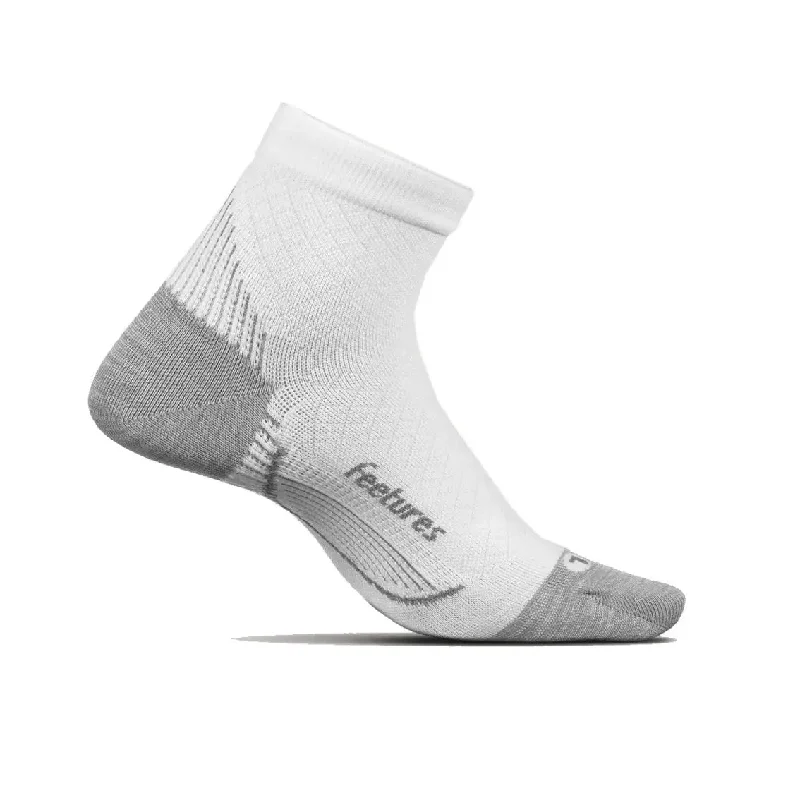 Vintage patterned socks for style-Feetures Plantar Fasciitis UltraLight Compression Sock Quarter - White