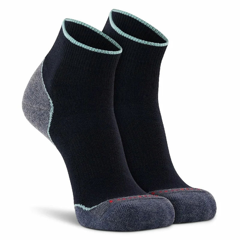 Vintage striped crew socks for classic-Fox River Womens Basecamp 2.0 Lightweight Quarter Crew Socks