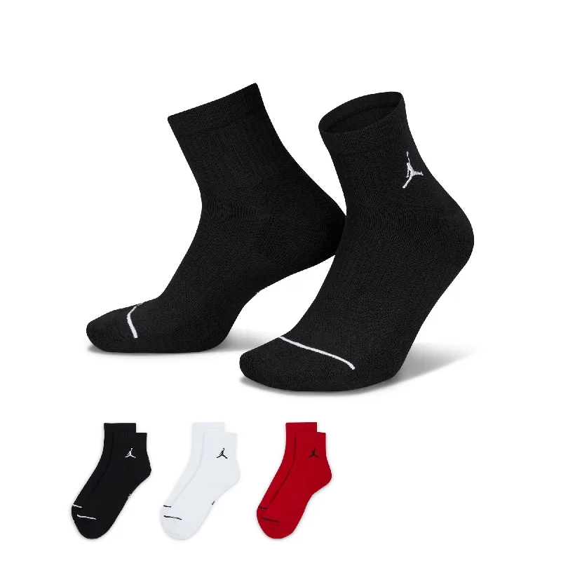 Modern black crew socks for sleek-Jordan Everyday Ankle Socks (3 Pairs)