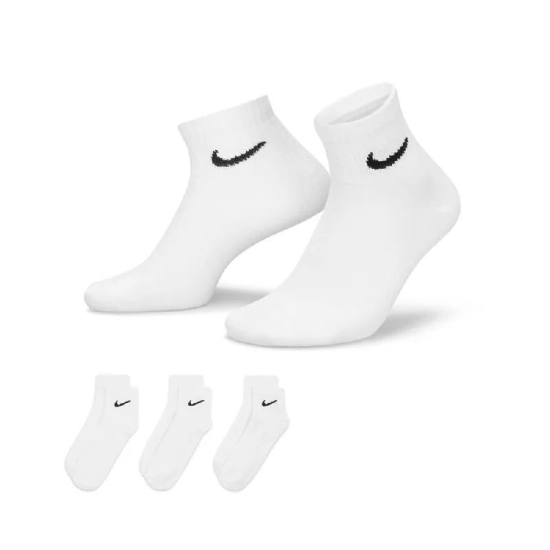 Long compression crew socks for travel-Nike Everyday Lightweight Training Ankle Socks (3 Pairs)