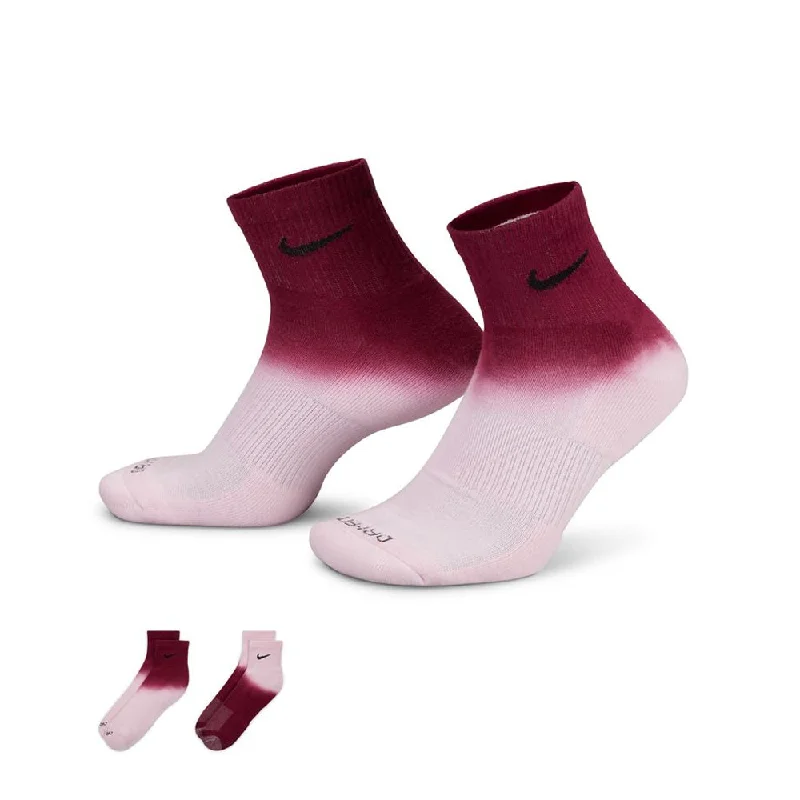 Organic bamboo crew socks for green-Nike Everyday Plus Cushioned Ankle Socks