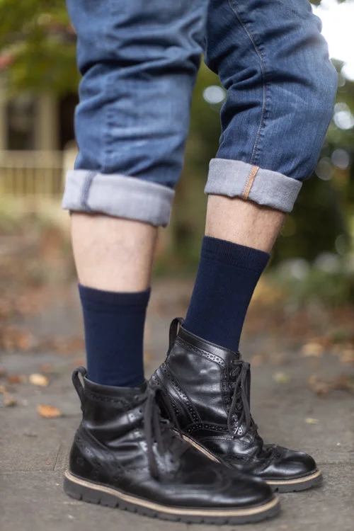 Minimalist black crew socks for versatility-Pietro Cashmere Crew