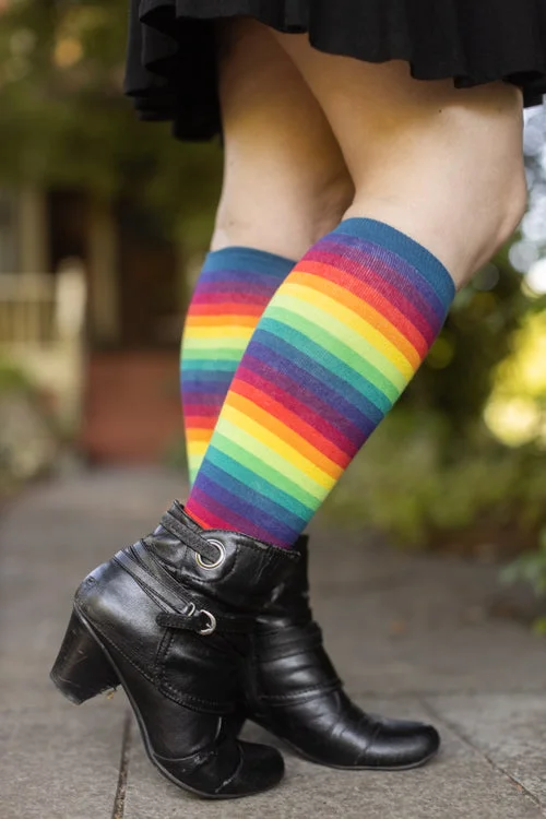 Minimalist black ankle socks for versatility-Rainbow Gradient Stripe Knee High