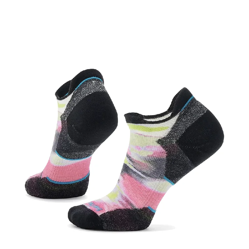 Funny crew socks for humor-Smartwool Women's Run Targeted Cushion Brushed Print Low Ankle Socks in Power Pink