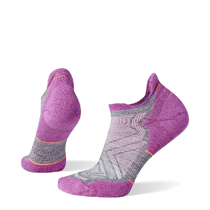 Fluffy socks for bedtime-Smartwool Women's Run Targeted Cushion Low Ankle Socks in Medium Grey