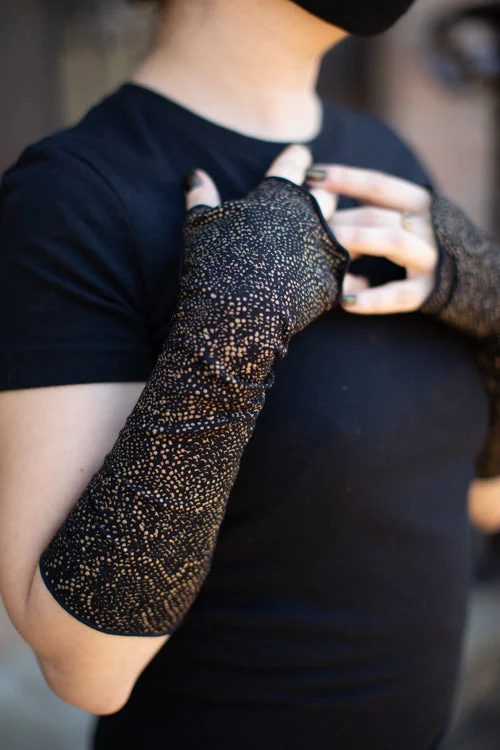 Breathable mesh socks for sports-Snake Print Reversible Arm Warmers